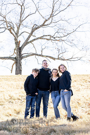 241124FinneganFamilyPOR-082