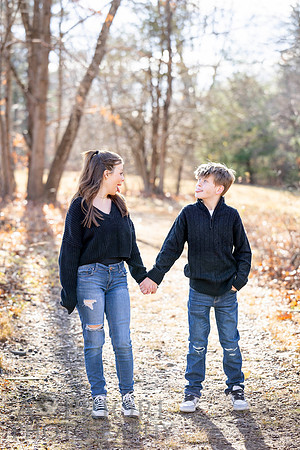 241124FinneganFamilyPOR-103