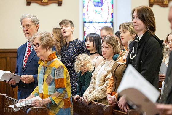 251213OtterBrittWED-094