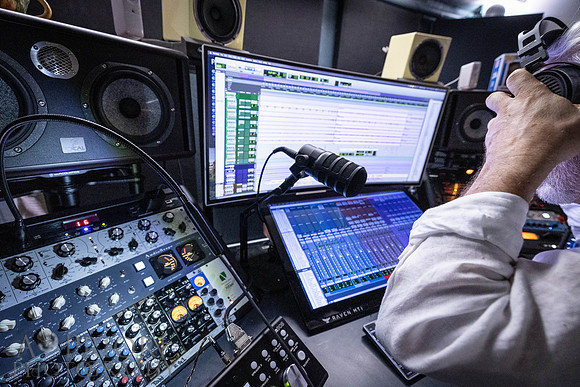 260707McCluskeyMusicStudioPOR-068