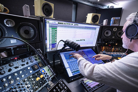 260707McCluskeyMusicStudioPOR-071