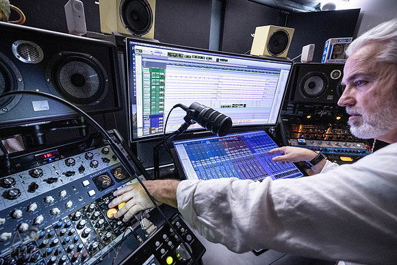 260707McCluskeyMusicStudioPOR-072
