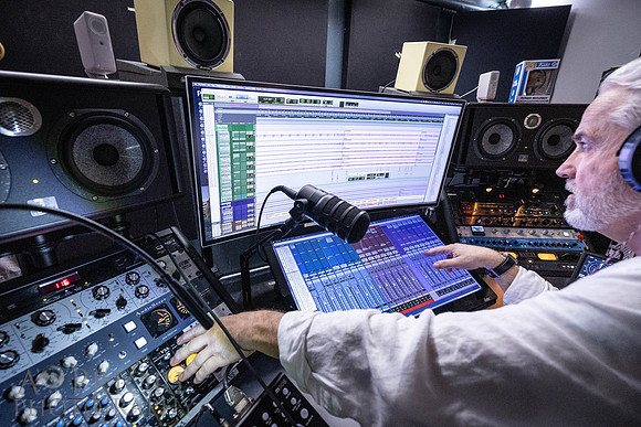 260707McCluskeyMusicStudioPOR-073