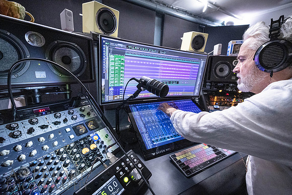 260707McCluskeyMusicStudioPOR-075