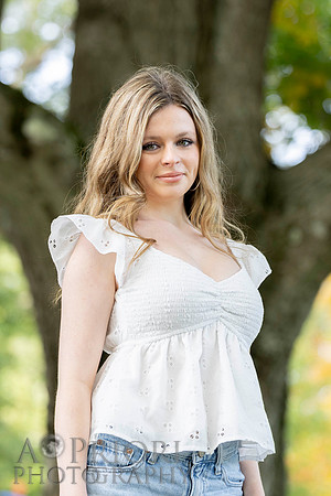 261004StellaFinneganSeniorPOR-001
