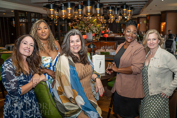 260913KMcDavidBookClubGroupPOR-021