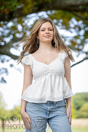 261004StellaFinneganSeniorPOR-019