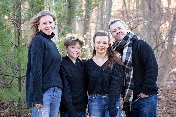 241124FinneganFamilyPOR-039