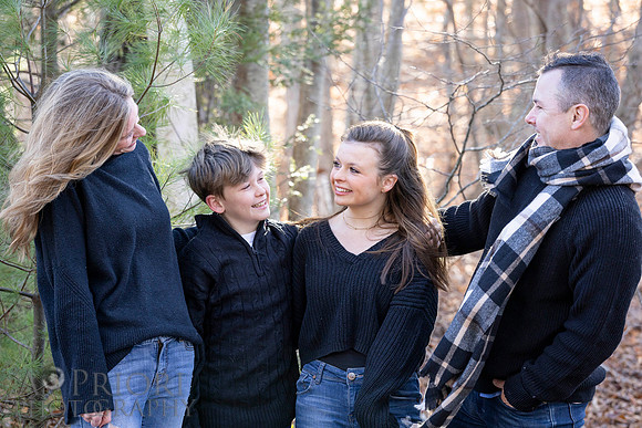241124FinneganFamilyPOR-037