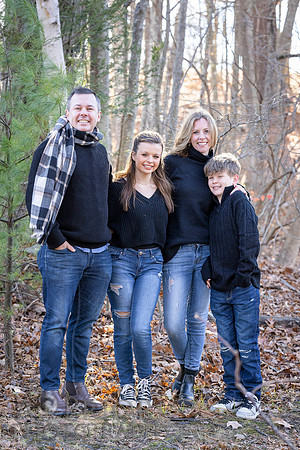 241124FinneganFamilyPOR-028