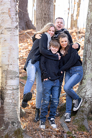 241124FinneganFamilyPOR-056