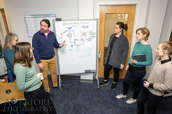 240216AQCOfficeTeamworkPOR-084