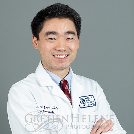181012BWHPhysicianPortraitsPOR-217