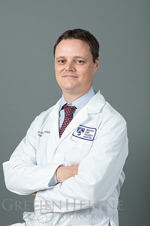 181012BWHPhysicianPortraitsPOR-266-2
