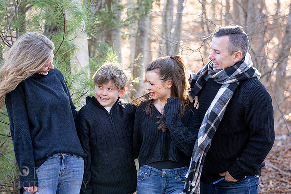 241124FinneganFamilyPOR-035