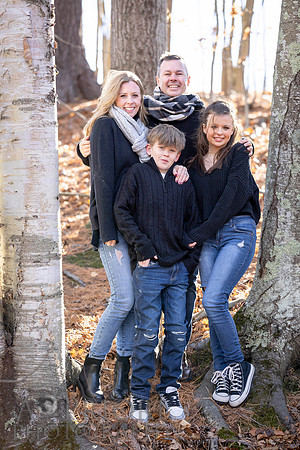 241124FinneganFamilyPOR-048
