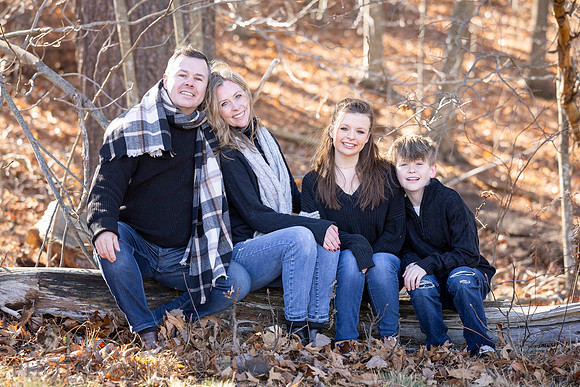 241124FinneganFamilyPOR-076