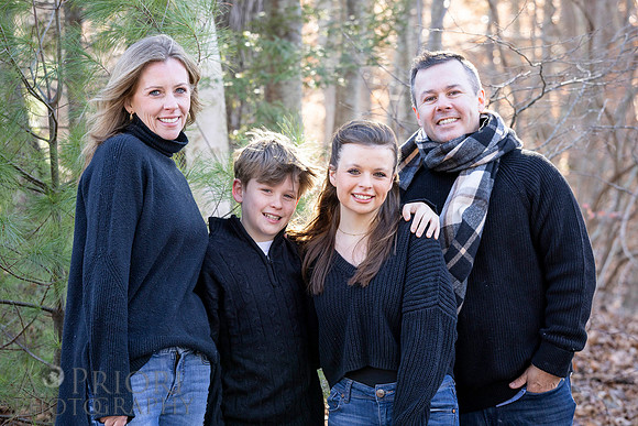 241124FinneganFamilyPOR-034