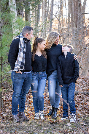 241124FinneganFamilyPOR-016