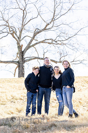 241124FinneganFamilyPOR-081