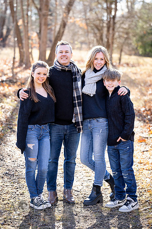 241124FinneganFamilyPOR-136
