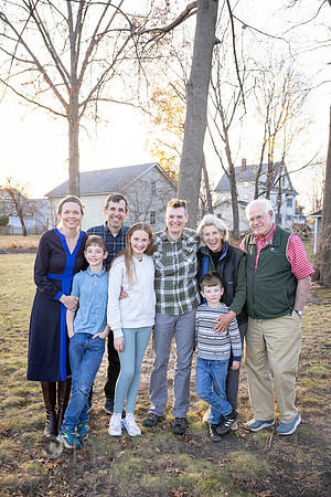 241114HenryFamilyPOR-4084