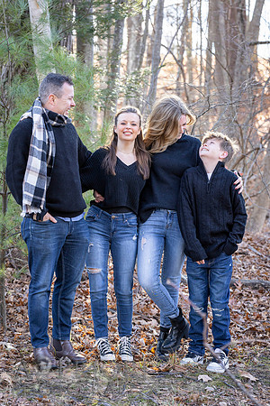 241124FinneganFamilyPOR-019