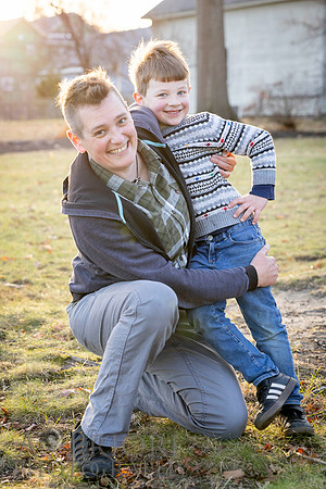 241114HenryFamilyPOR-4054