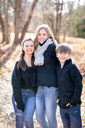 241124FinneganFamilyPOR-153