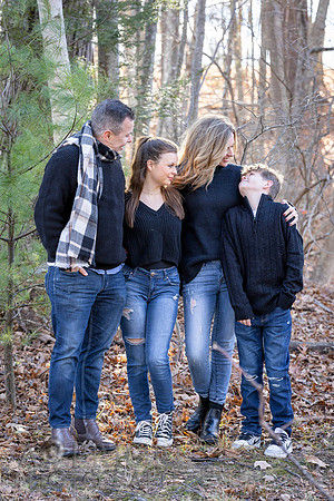 241124FinneganFamilyPOR-017
