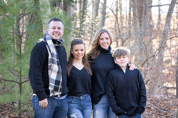241124FinneganFamilyPOR-011