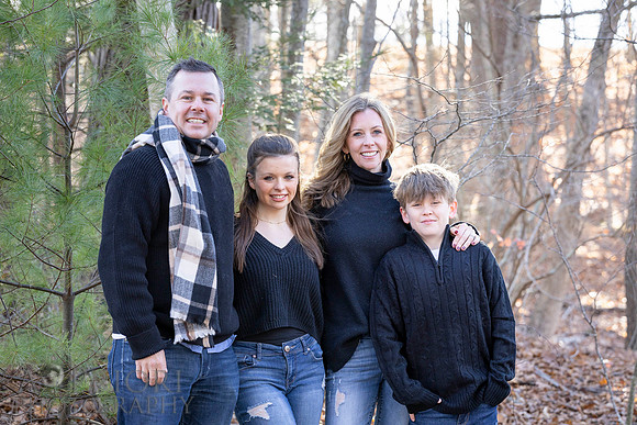241124FinneganFamilyPOR-012